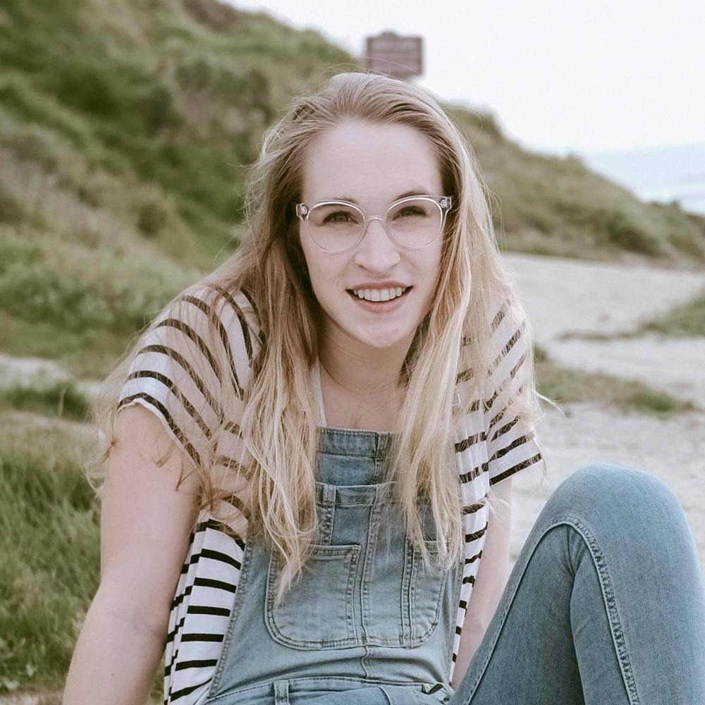 Meet your Posher, Elizabeth